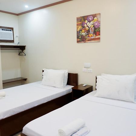 Jun'S Inn Oslob Bagian luar foto