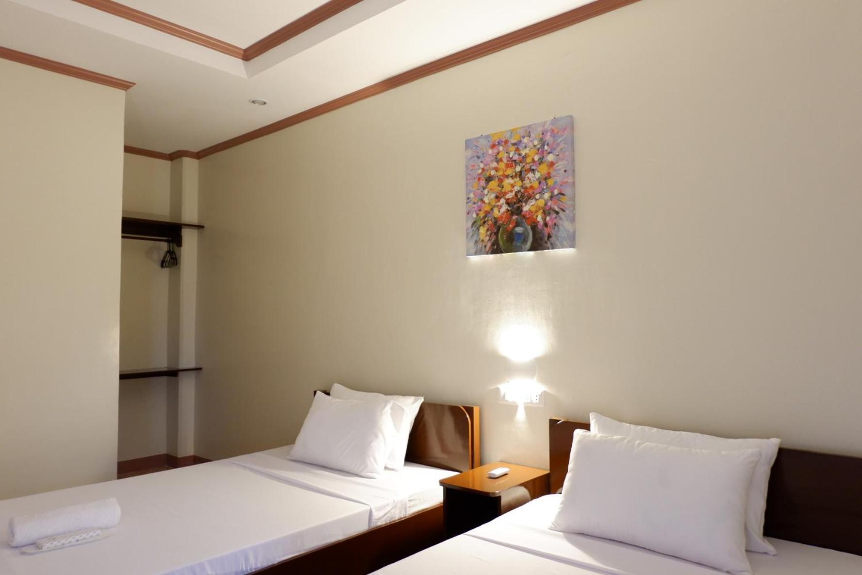 Jun'S Inn Oslob Bagian luar foto