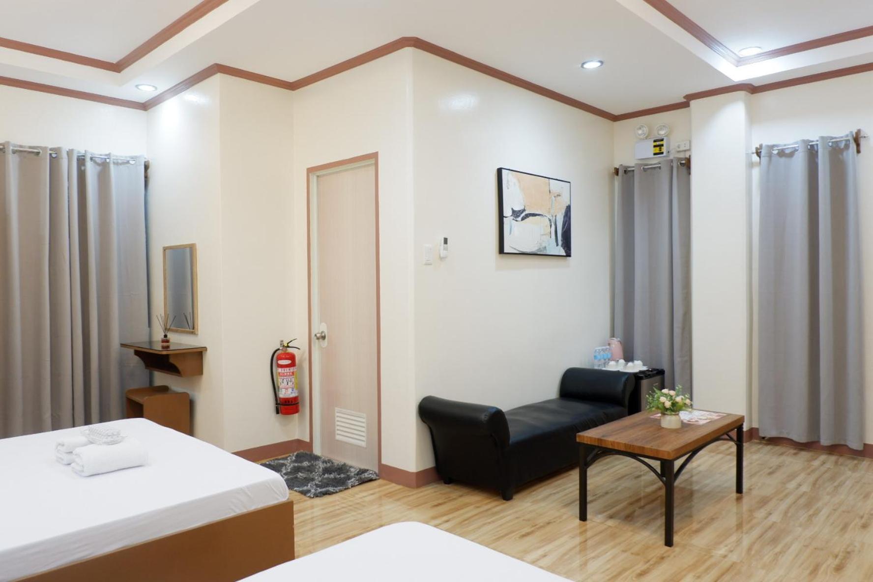 Jun'S Inn Oslob Bagian luar foto